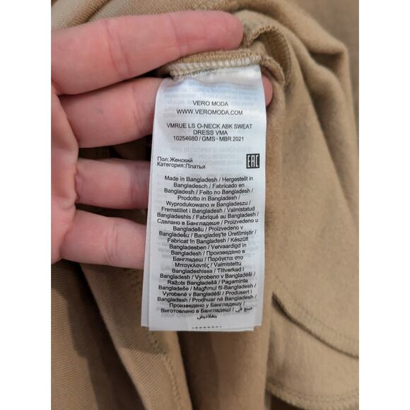 NWT Aware by Vero Moda beige sweatshirt dress with pockets sz Medium - Picture 5 of 6